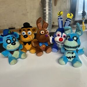 Lot of five nights at Freddy’s plushies